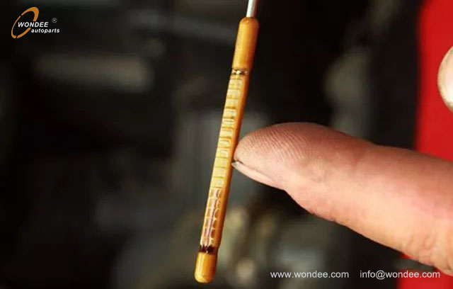 Engine oil (1) Huile moteur (1)