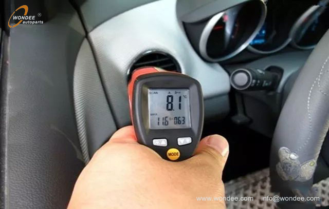 car air conditioner (1) Climatiseur de voiture (1)