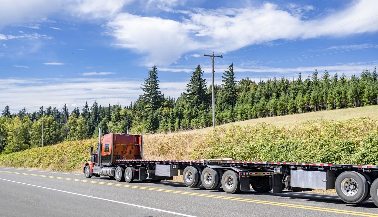 What Is Flatbed Shipping And How Does It Work? Qu'est-ce que l'expédition à plat et comment cela fonctionne-t-il?