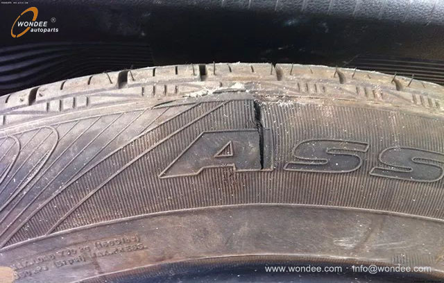 Flat tire (4) Pneu plat (4)