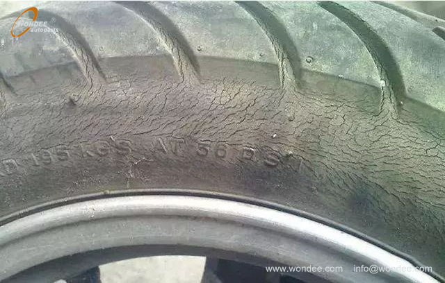 Flat tire (3) Pneu plat (3)