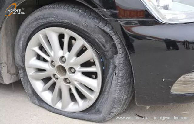 Flat tire (1) Pneu plat (1)