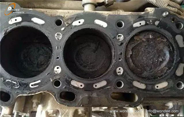 Difficulty starting the vehicle (2) Difficulté à démarrer le véhicule (2)