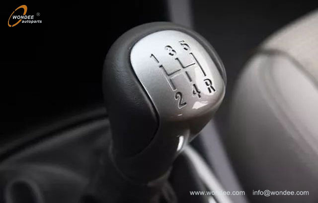 Auto transmission (2) Transmission automatique (2)