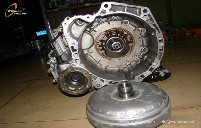 Auto transmission (4) Transmission automatique (4)