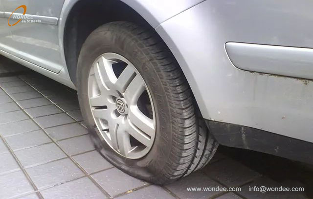 Flat tire (1) Pneu plat (1)