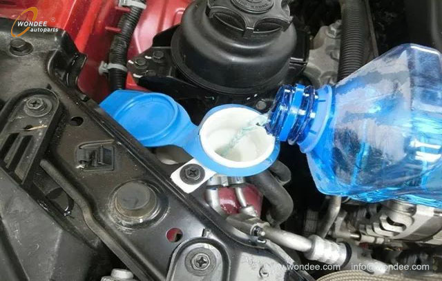 Car checking (3) Vérification de la voiture (3)