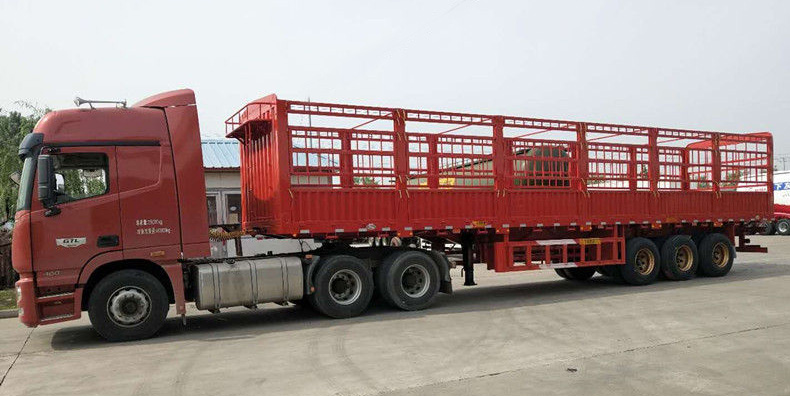 Une semi-remorque Wondee à 3 points d'allée semi-remorque Connectez-vous avec un tracteur