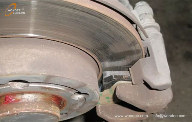 brake pads (4) plaquettes de frein (4)