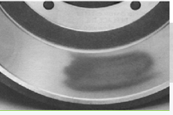 14 tambours tach&eacute;s de graisse