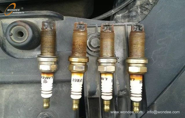 fuel-efficient driving habits (4) Habitudes de conduite économes en carburant (4)