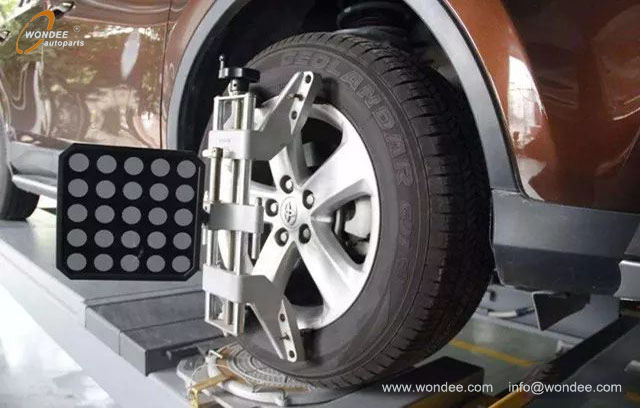 four-wheel dynamic balancing (3) Équilibrage dynamique à quatre roues (3)