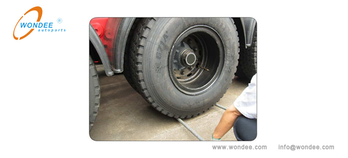 Inspection de la clairance de roulement de moyeu de roue