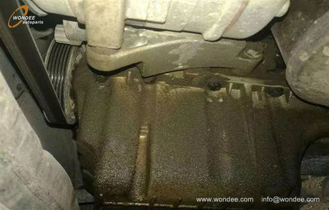 Le moteur fuit l'huile (2)