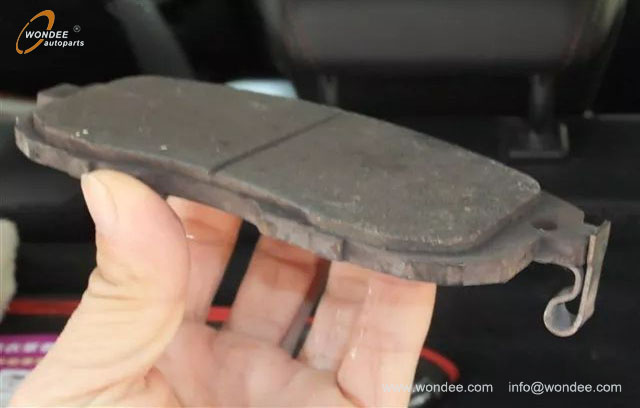 brake pads (2) plaquettes de frein (2)