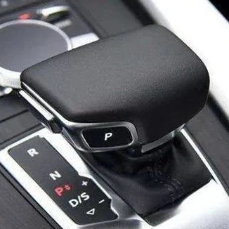 Pourquoi une voiture de transmission automatique ne cale-t-elle jamais, peu importe comment vous le conduisez? Et est-il facile pour une voiture de transmission manuelle de calmer?